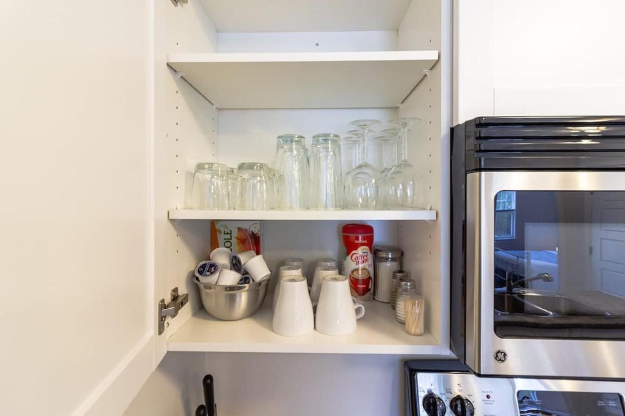 Newly Renovated Modern Condo Near Hospital, Unb Patio & Parking Coffee Saint John Bagian luar foto
