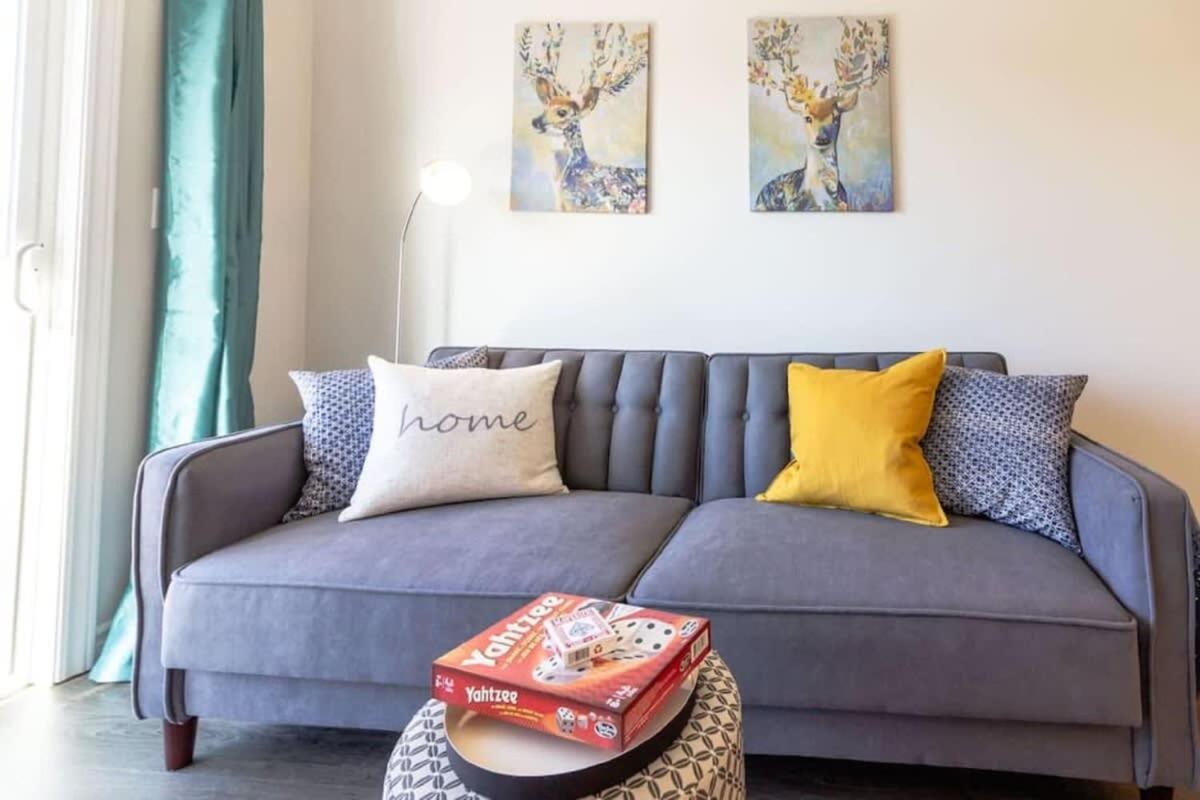 Newly Renovated Modern Condo Near Hospital, Unb Patio & Parking Coffee Saint John Bagian luar foto