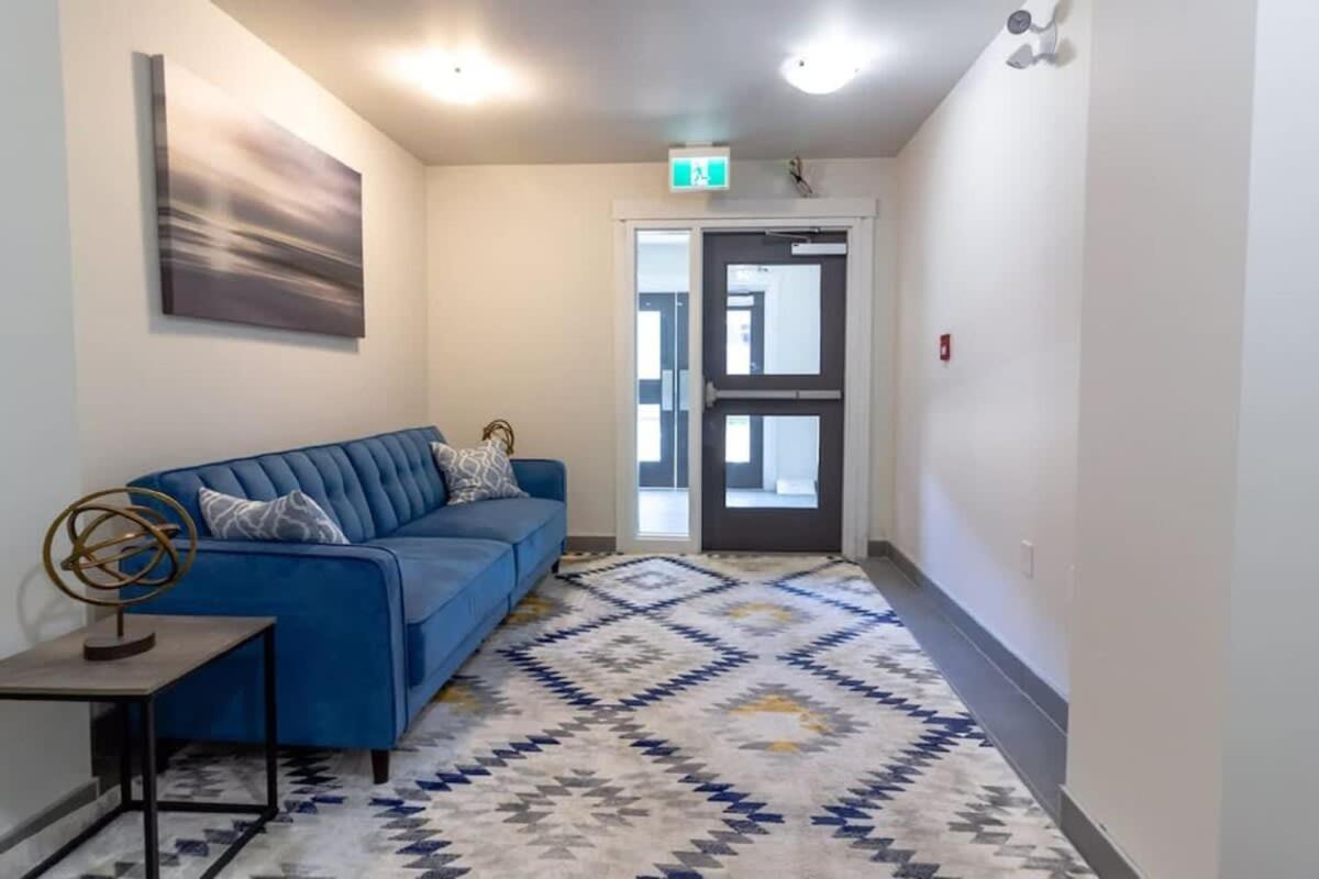 Newly Renovated Modern Condo Near Hospital, Unb Patio & Parking Coffee Saint John Bagian luar foto