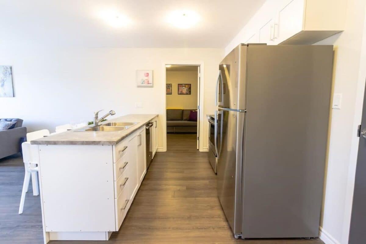 Newly Renovated Modern Condo Near Hospital, Unb Patio & Parking Coffee Saint John Bagian luar foto