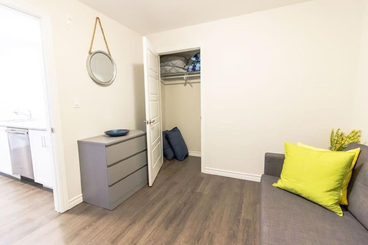 Newly Renovated Modern Condo Near Hospital, Unb Patio & Parking Coffee Saint John Bagian luar foto